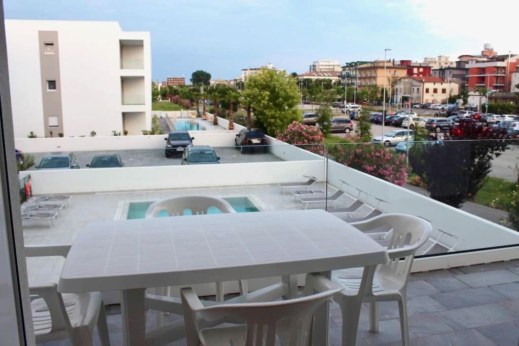 West Beach 2 Jesolo Exterior photo
